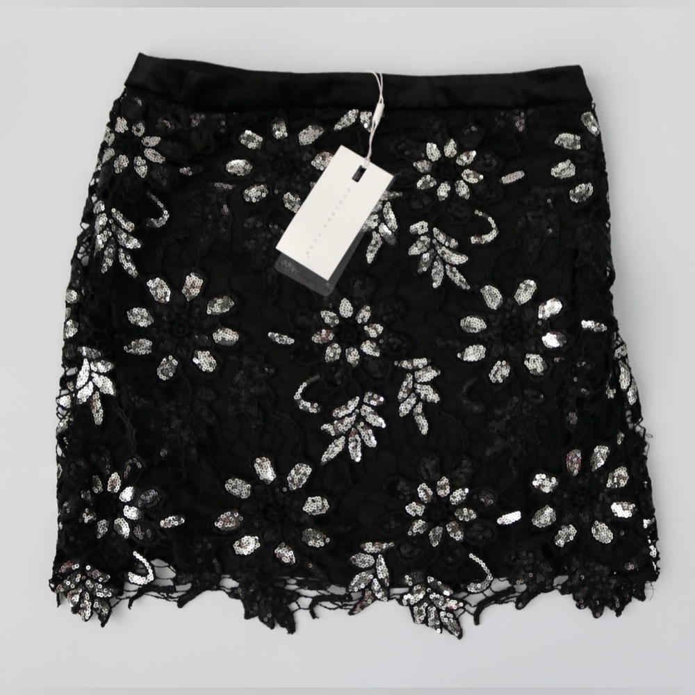NWT- Endless Rose sequin mini skirt in size large